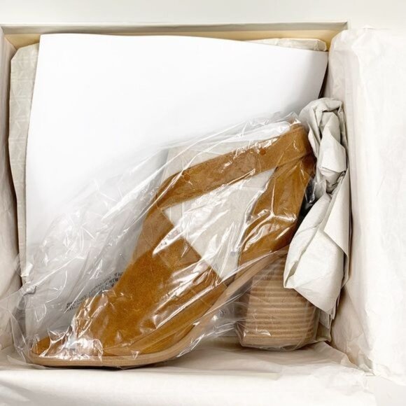 Marc Fisher Vega Sandal Leather Upper Suede Construction Block Heel Size 9.5 - Picture 13 of 15